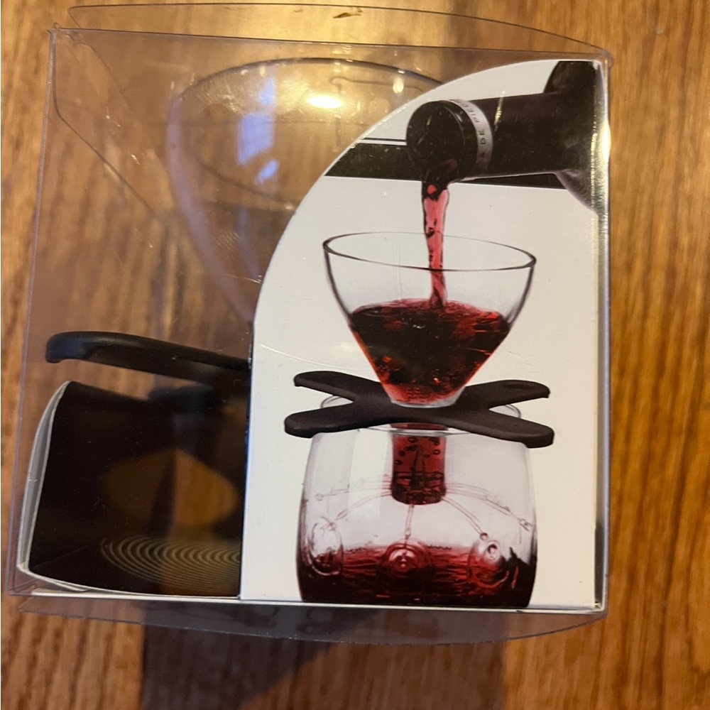 Houdini wine glass aerator never used